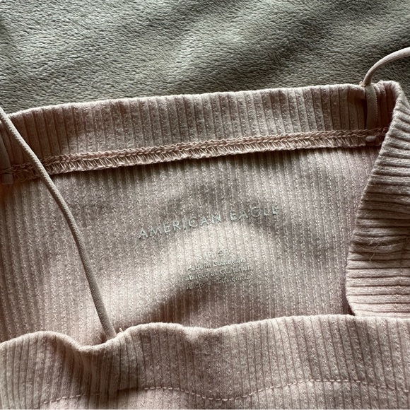 American Eagle baby pink crop top - Picture 2 of 2